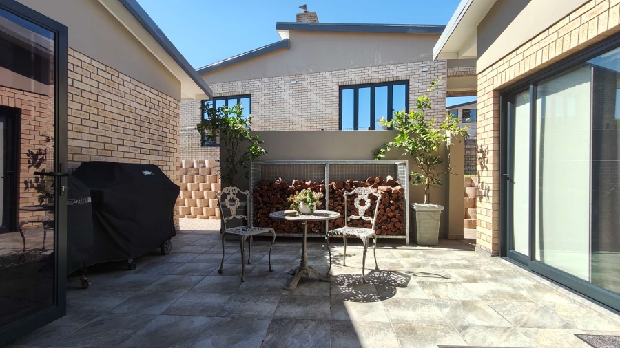 3 Bedroom Property for Sale in Blue Ridge Western Cape